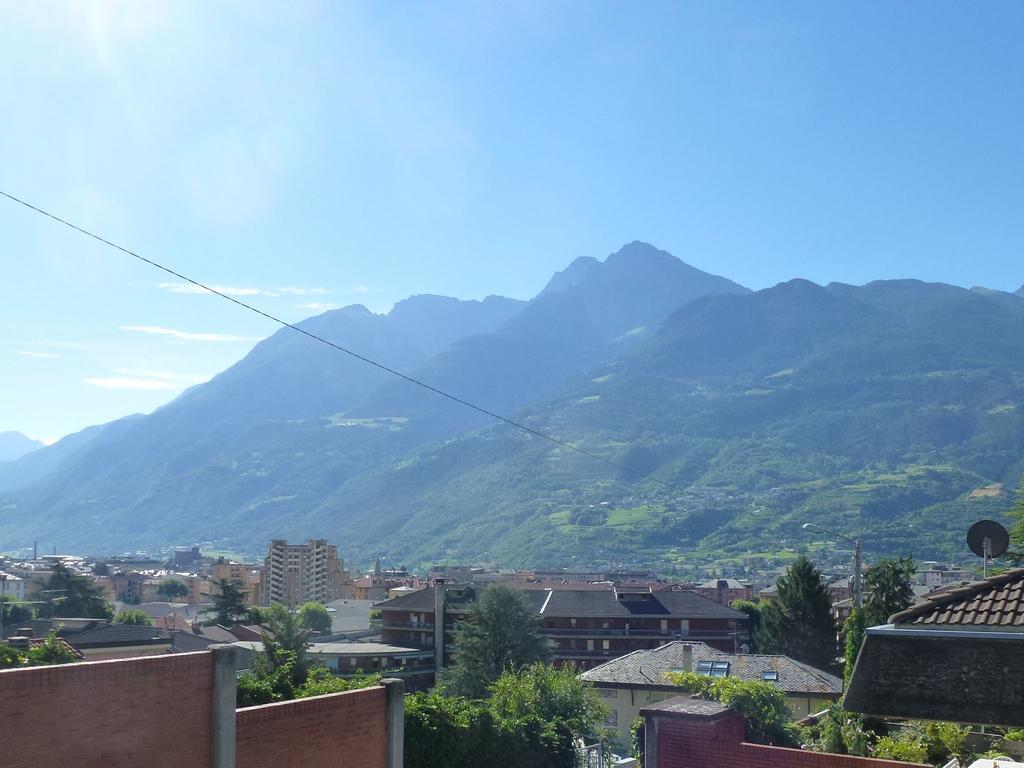La Betulla Appartamento Confortevole Wifi E Parking Free Aosta Dış mekan fotoğraf